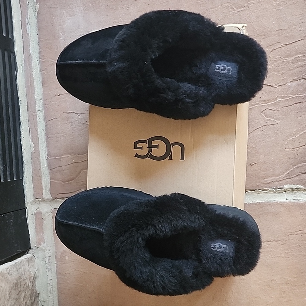 Ugg Disquette black slippers